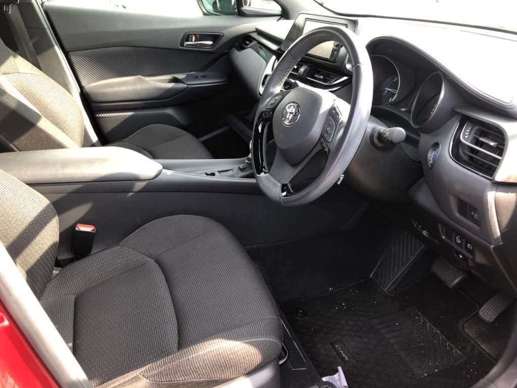TOYOTA C-HR S Thumbnail 5