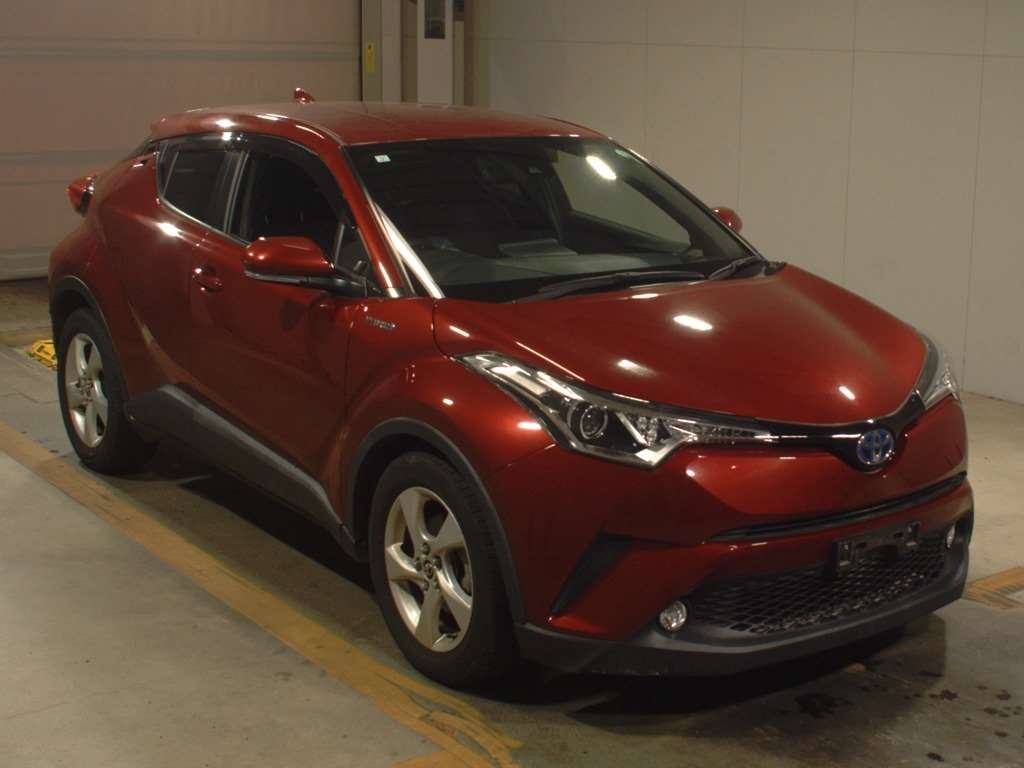 TOYOTA C-HR S Thumbnail 6