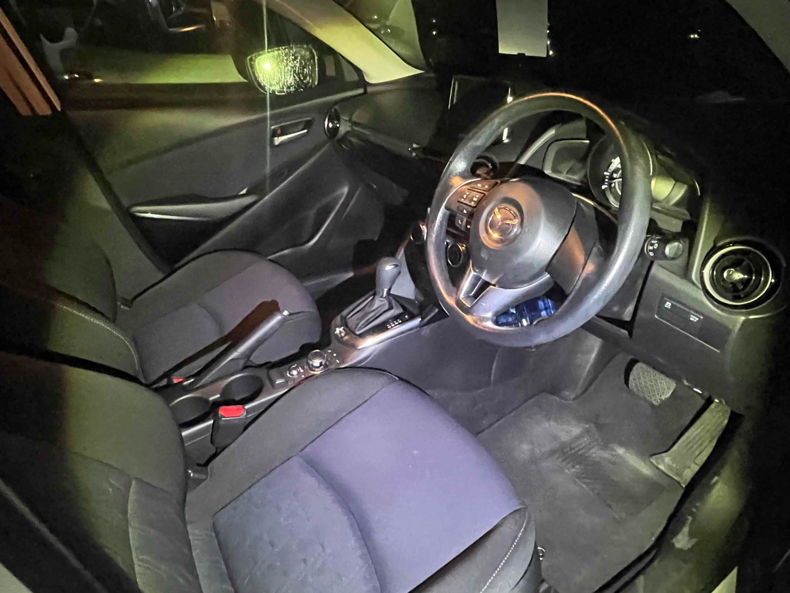 MAZDA DEMIO 13S Thumbnail 9