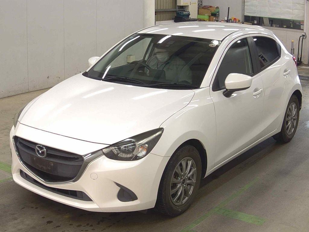 MAZDA DEMIO 13S Thumbnail 4