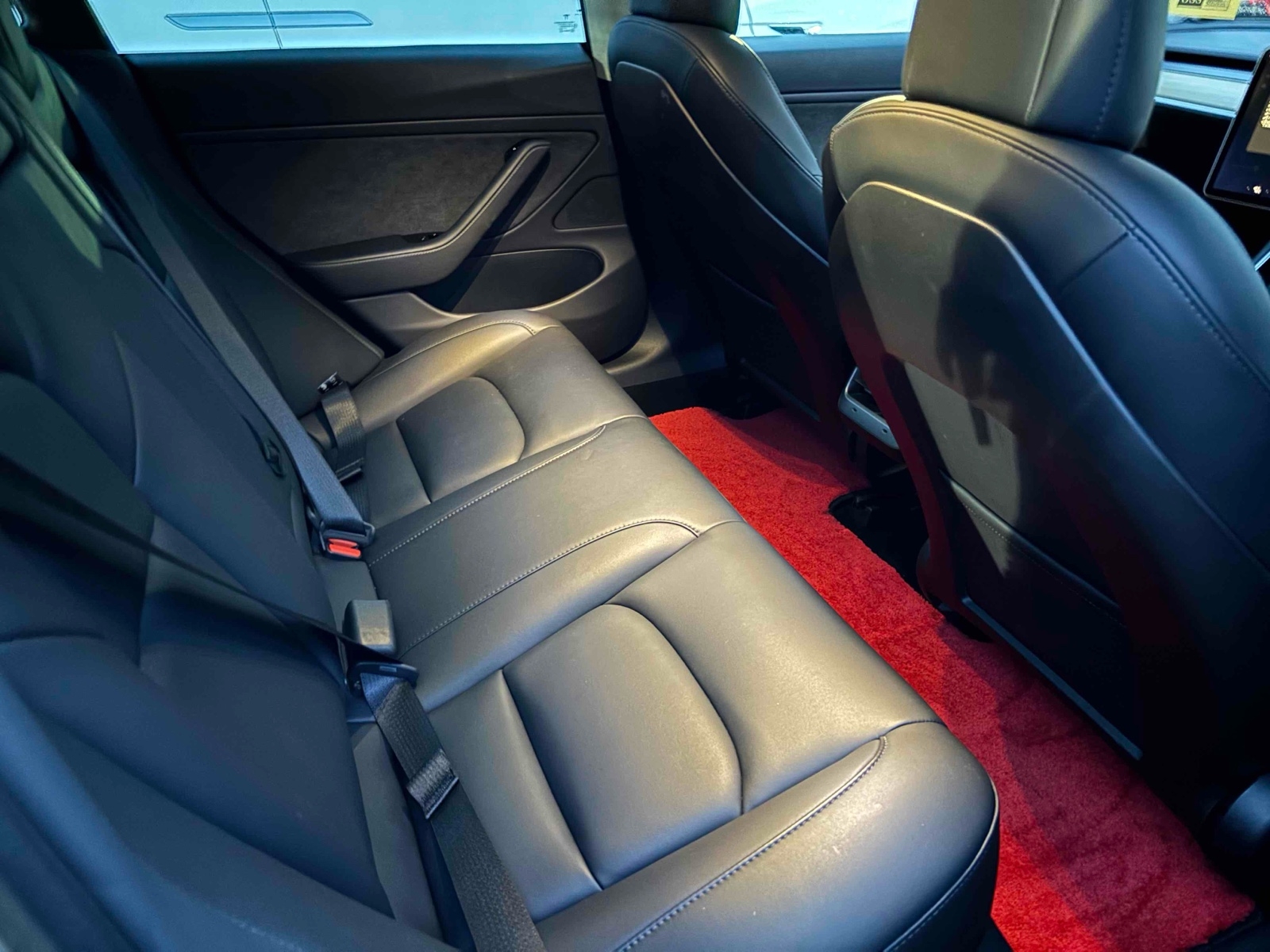 TESLA MODEL 3 STANDARD RANGE PLUS Thumbnail 4