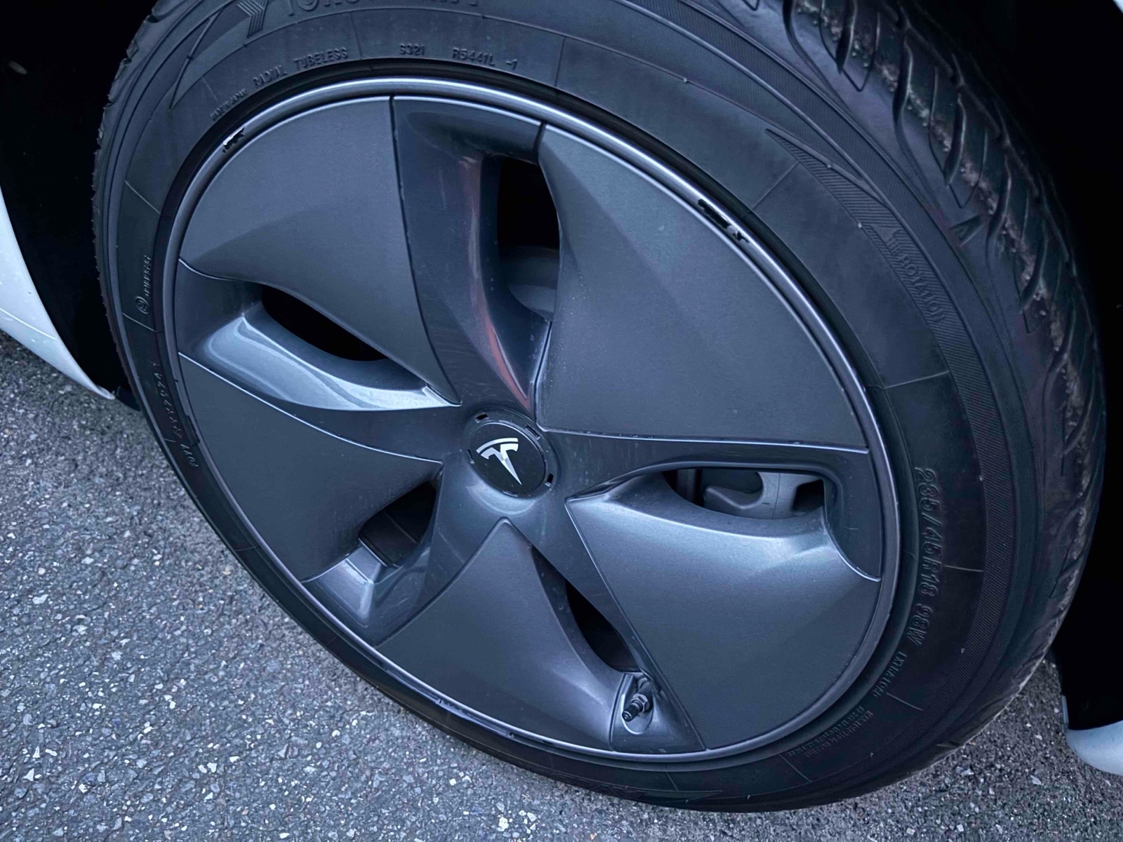 TESLA MODEL 3 STANDARD RANGE PLUS Thumbnail 12