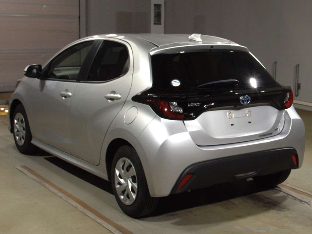 TOYOTA YARIS HYBRID X Thumbnail 5