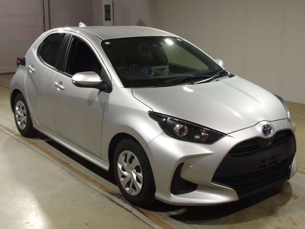 TOYOTA YARIS HYBRID X Thumbnail 4