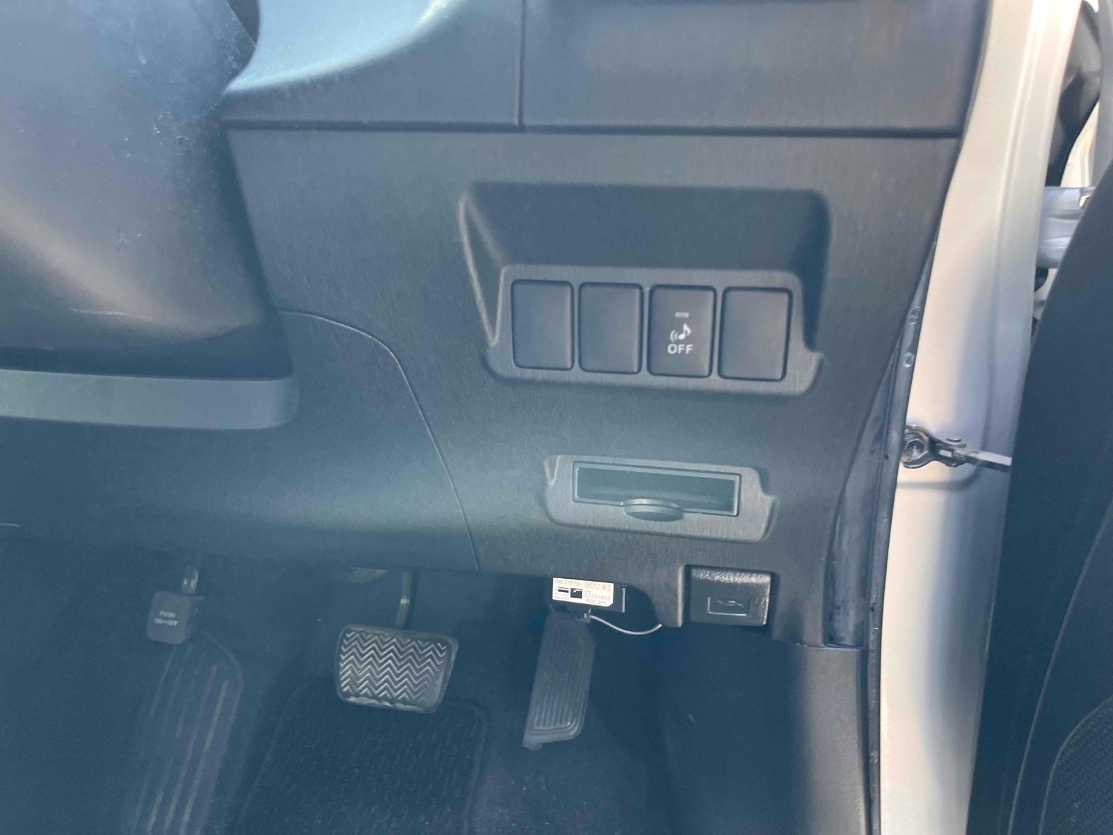 TOYOTA PRIUS ALPHA S TOURINGSELECTION Thumbnail 12