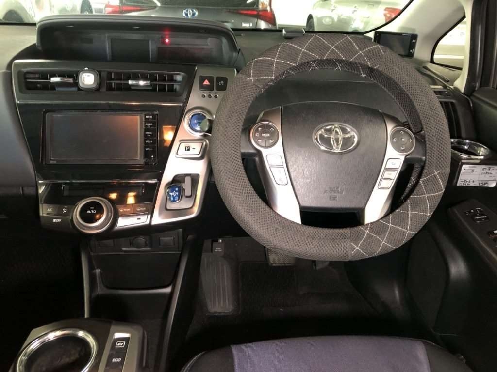 TOYOTA PRIUS ALPHA S TOURINGSELECTION Thumbnail 9