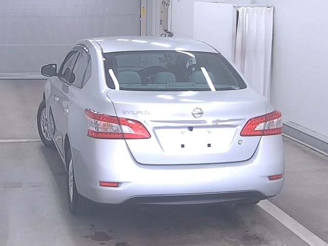 NISSAN SYLPHY X Thumbnail 4