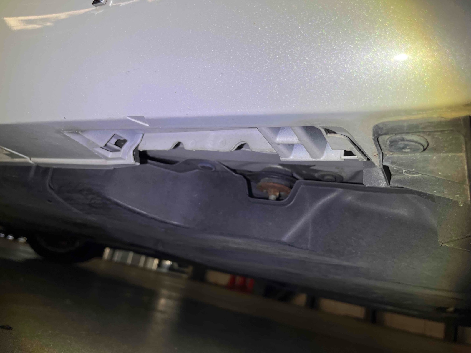 LEXUS IS IS300H Thumbnail 23