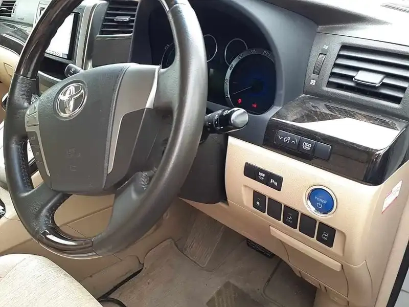 TOYOTA VELLFIRE HYBRID X 4WD Thumbnail 3