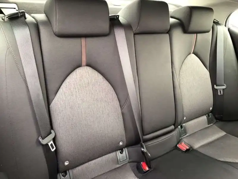 TOYOTA CAMRY X Thumbnail 9