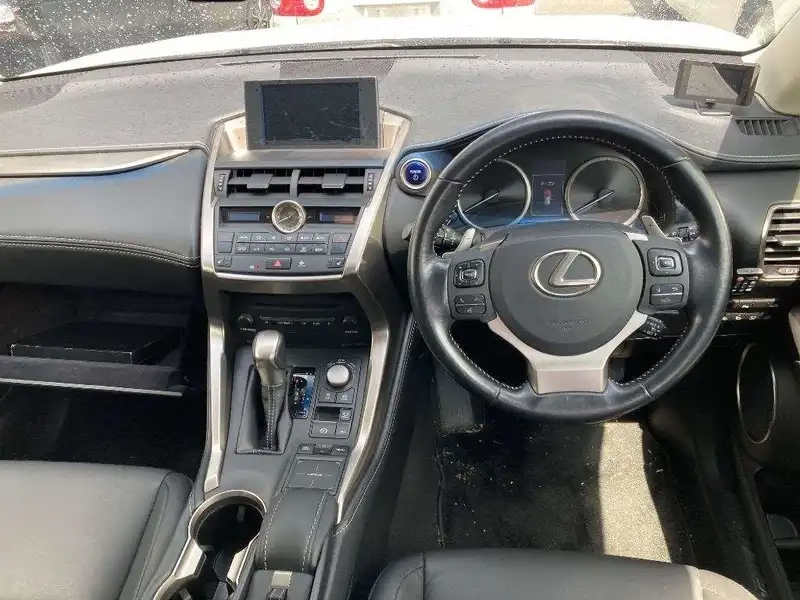 LEXUS NX NX300H I PACKAGE Thumbnail 8