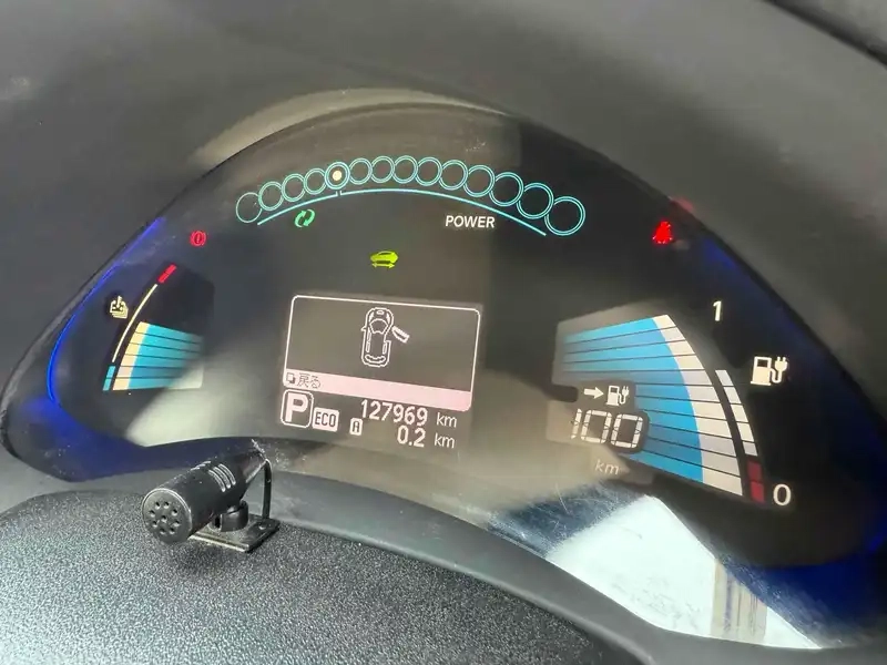 NISSAN LEAF  Thumbnail 8