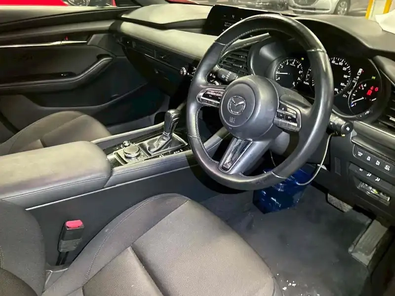 MAZDA 3 FASTBACK X PROACTIVE TOURING SELECTION Thumbnail 9