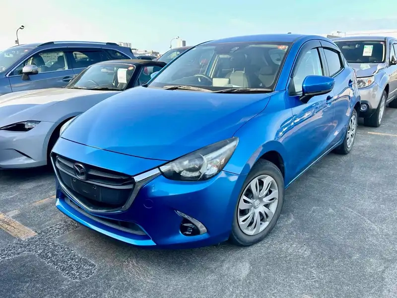 MAZDA DEMIO 13S Thumbnail 1