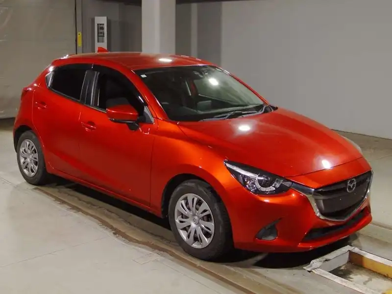 MAZDA DEMIO 13S Thumbnail 4