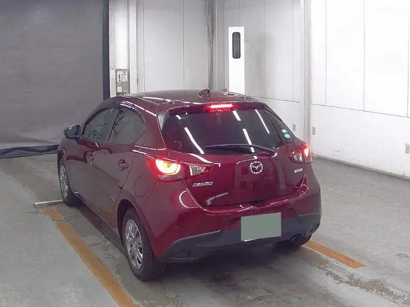 MAZDA DEMIO 13S Thumbnail 2