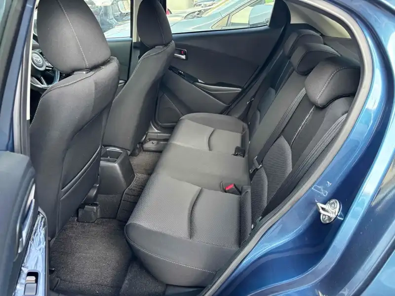 MAZDA DEMIO 15 S TOURING Thumbnail 4