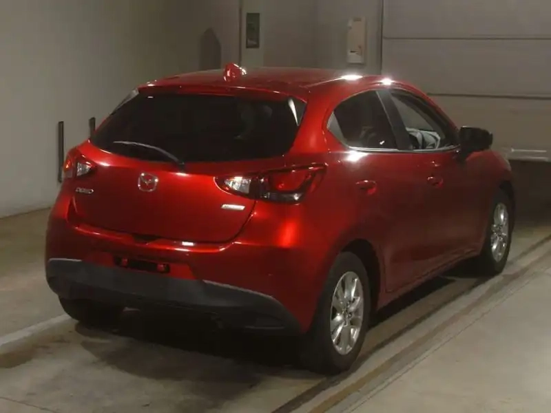 MAZDA DEMIO 15S Thumbnail 4