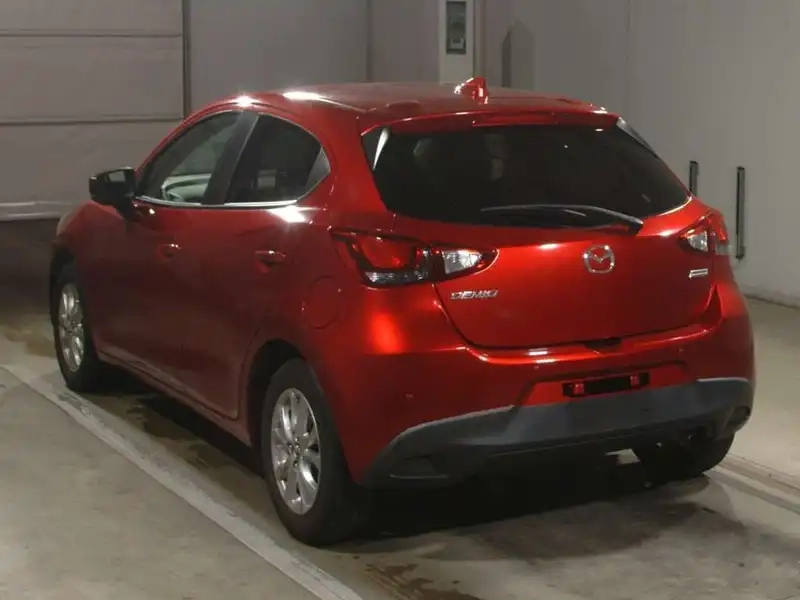 MAZDA DEMIO 15S Thumbnail 6