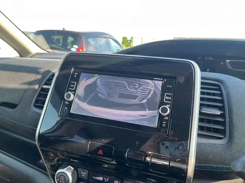 NISSAN SERENA RIDER PROPILOT Thumbnail 6