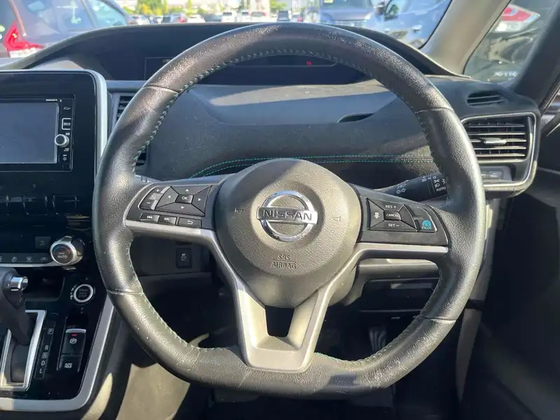 NISSAN SERENA RIDER PROPILOT Thumbnail 7