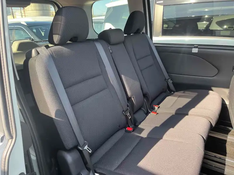NISSAN SERENA X V SMART Thumbnail 4