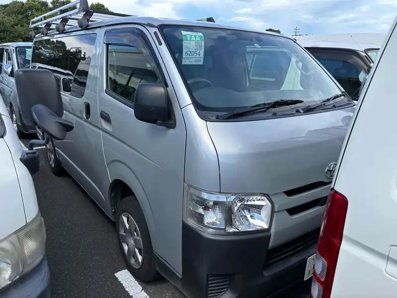 TOYOTA HIACE VAN DX Thumbnail 8