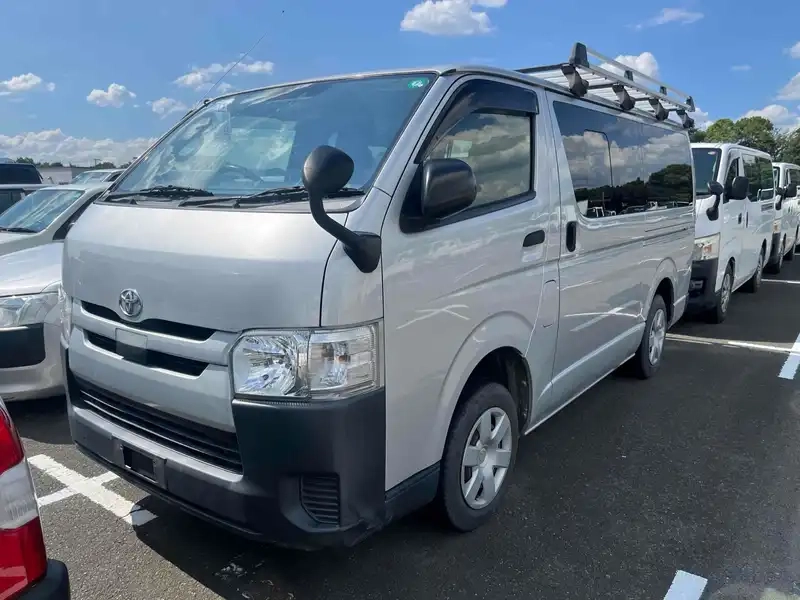 TOYOTA HIACE DX Thumbnail 1