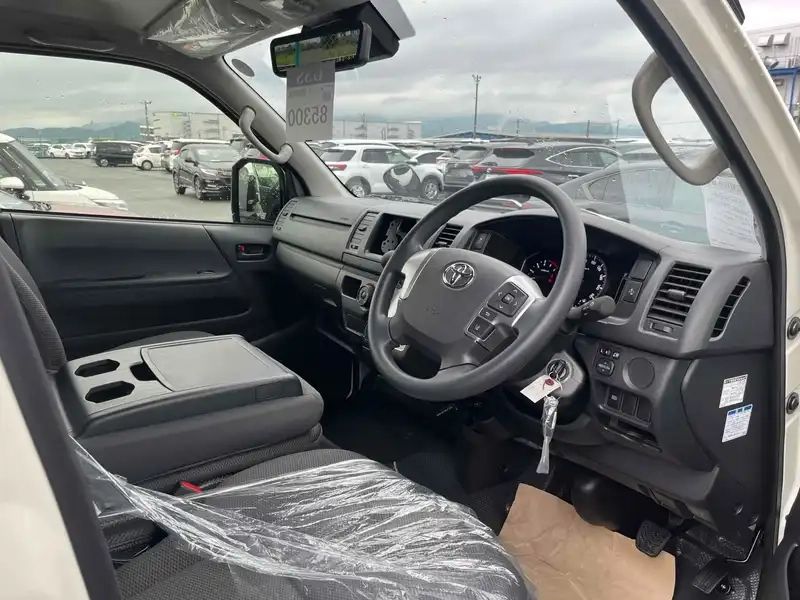 TOYOTA HIACE VAN 5D LONG DX GL PACKAGE Thumbnail 3