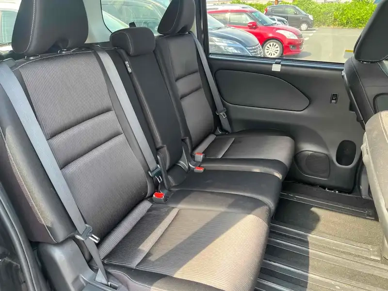 NISSAN SERENA HIGHWAY STAR G Thumbnail 8