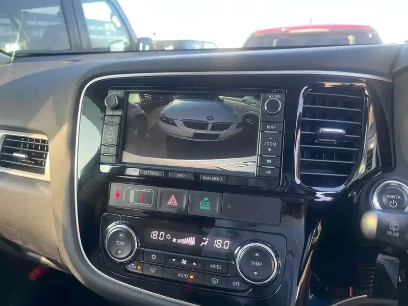 MITSUBISHI OUTLANDER PHEV 4WD G NAVI PACKAGE Thumbnail 15