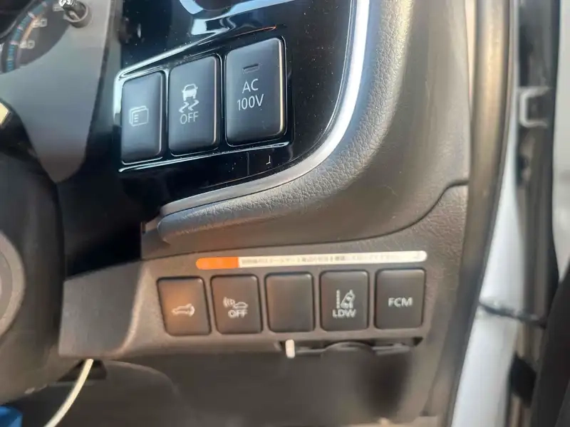 MITSUBISHI OUTLANDER PHEV 4WD G NAVI PACKAGE Thumbnail 16