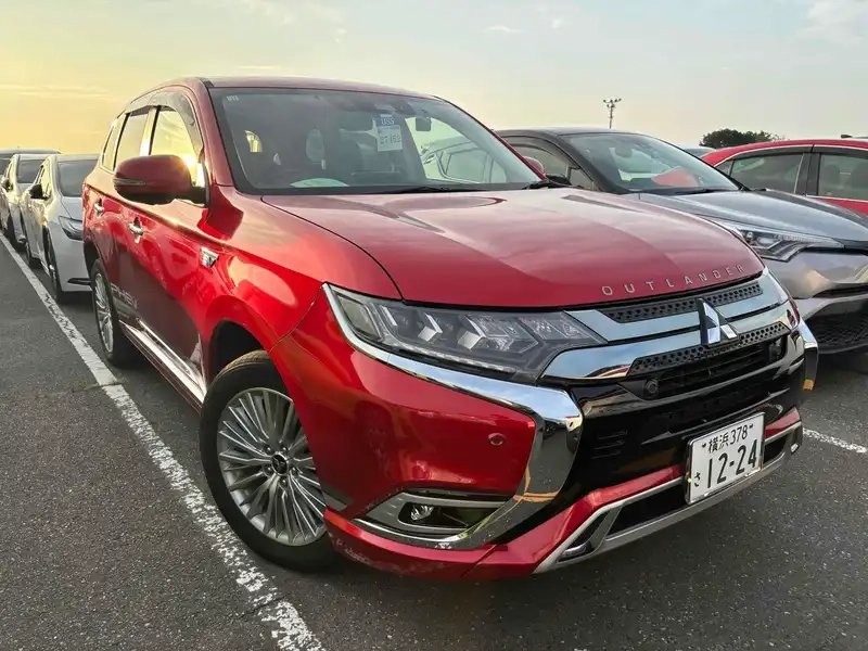 MITSUBISHI OUTLANDER PHEV 4WD G Thumbnail 1