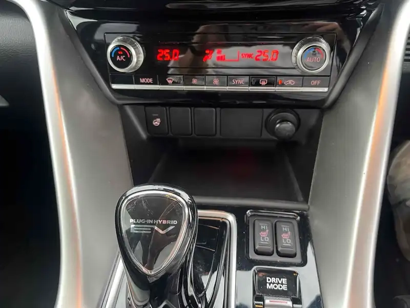 MITSUBISHI ECLIPSE CROSS 4WD G Thumbnail 11