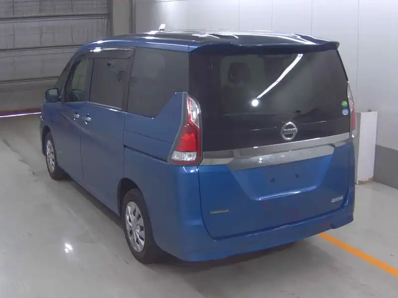 NISSAN SERENA X V SMART 2 4WD Thumbnail 2