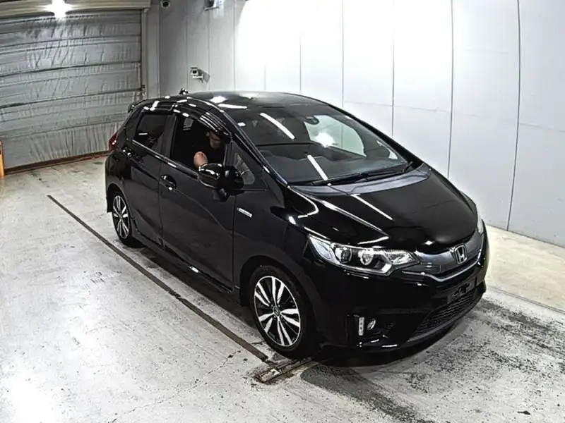HONDA FIT HV S  PACKAGE Thumbnail 3