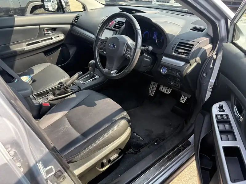 SUBARU XV HYBRID 2.0I-L EYESIGHT 4WD *BLACK LEATHER* Thumbnail 3