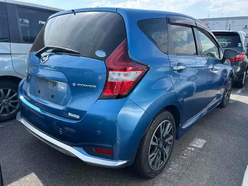 NISSAN NOTE E-POWER MODE PREMIER Thumbnail 2