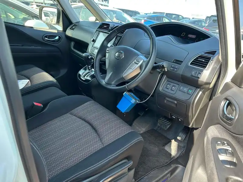 NISSAN SERENA 5D HIGHWAY STAR V SELECTOR + SAFE Thumbnail 3