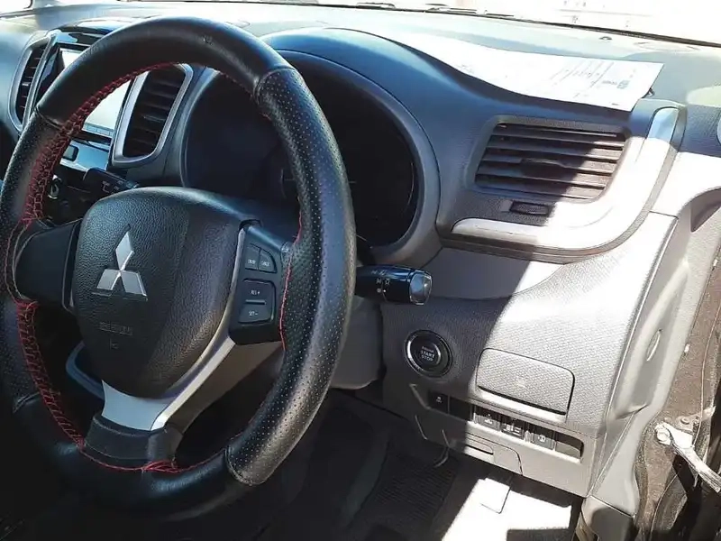 MITSUBISHI DELICA D:2 X Thumbnail 3
