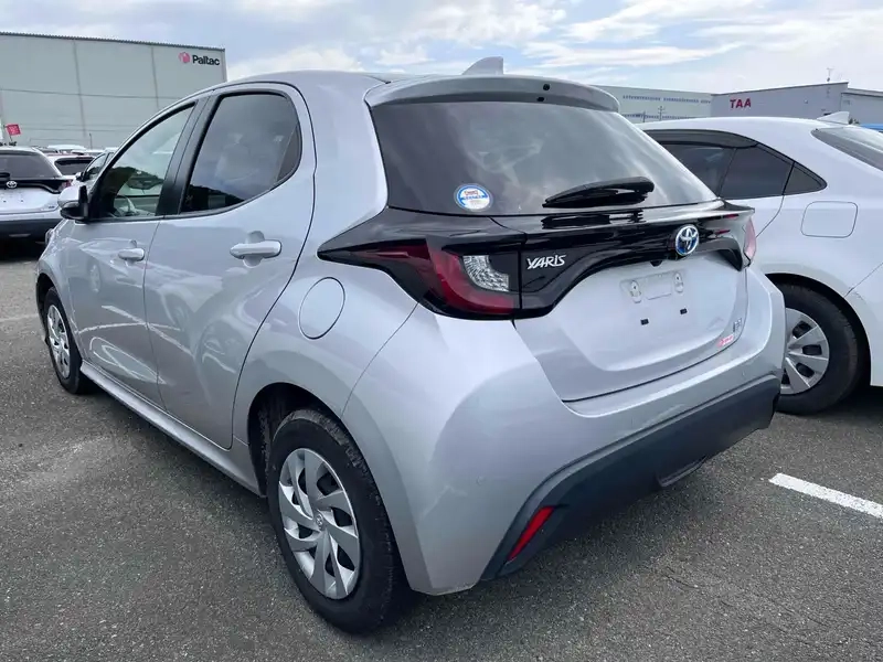 TOYOTA YARIS HYBRID X Thumbnail 20