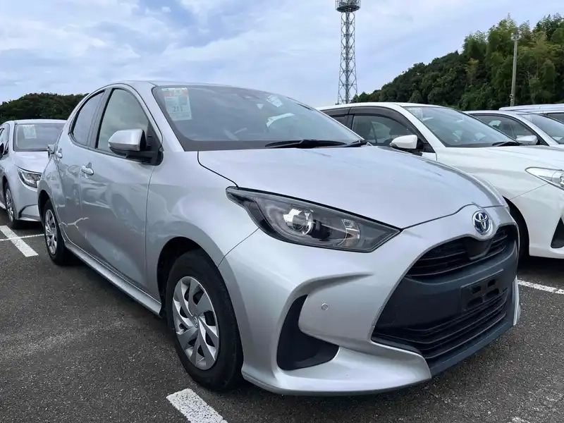 TOYOTA YARIS HYBRID X Thumbnail 1