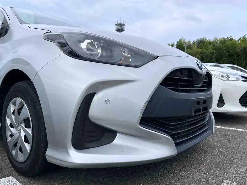 TOYOTA YARIS HYBRID X Thumbnail 15