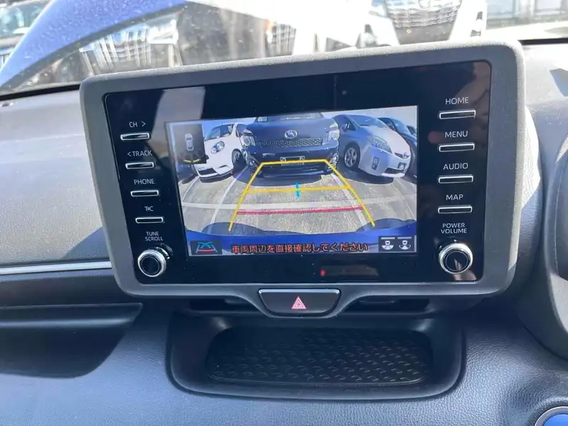 TOYOTA YARIS HYBRID X Thumbnail 13