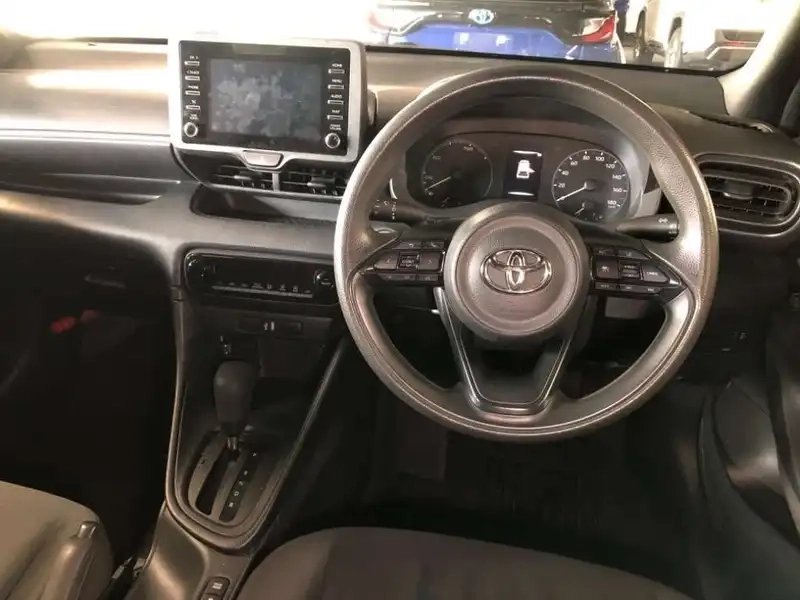 TOYOTA YARIS HYBRID X Thumbnail 9