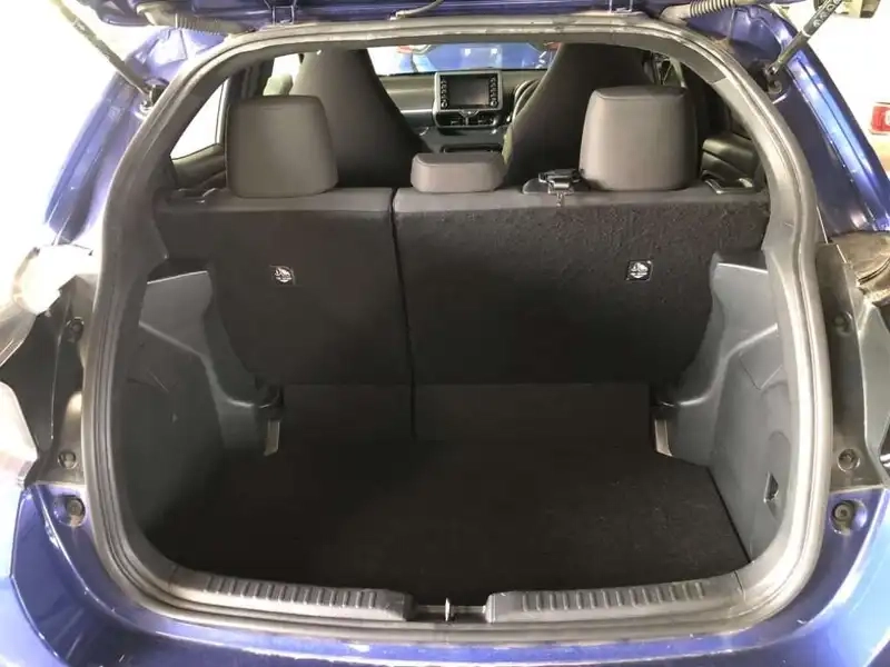 TOYOTA YARIS HYBRID X Thumbnail 10