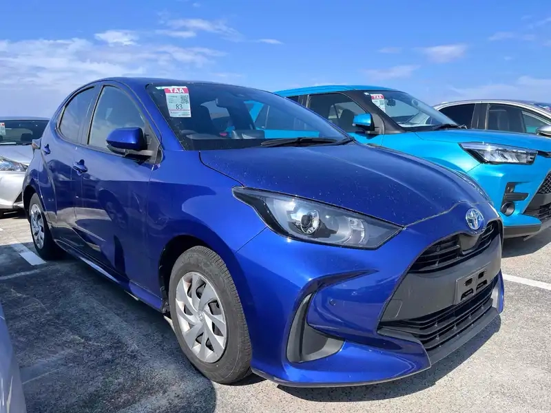 TOYOTA YARIS HYBRID X Thumbnail 1