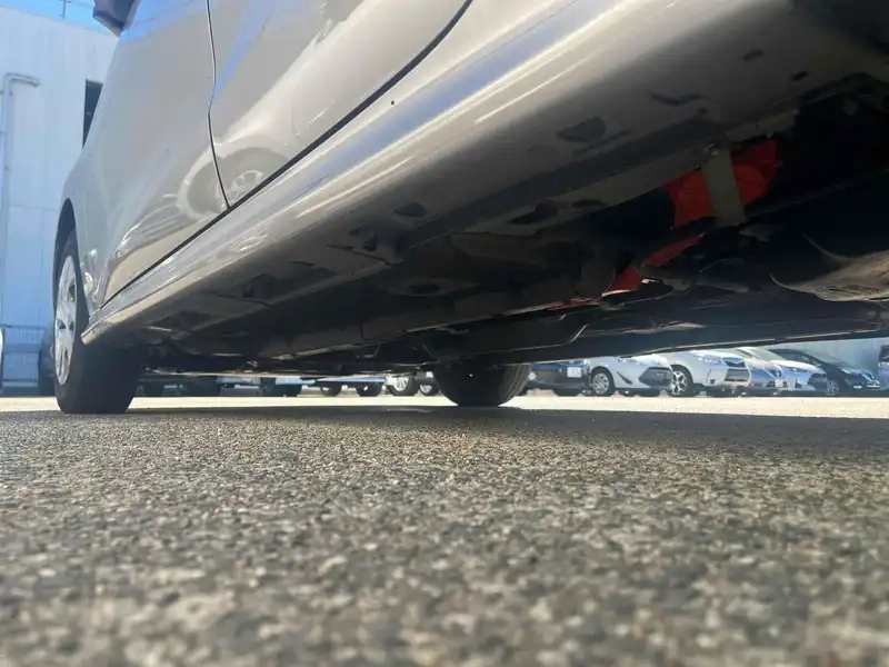 TOYOTA YARIS HYBRID X Thumbnail 26