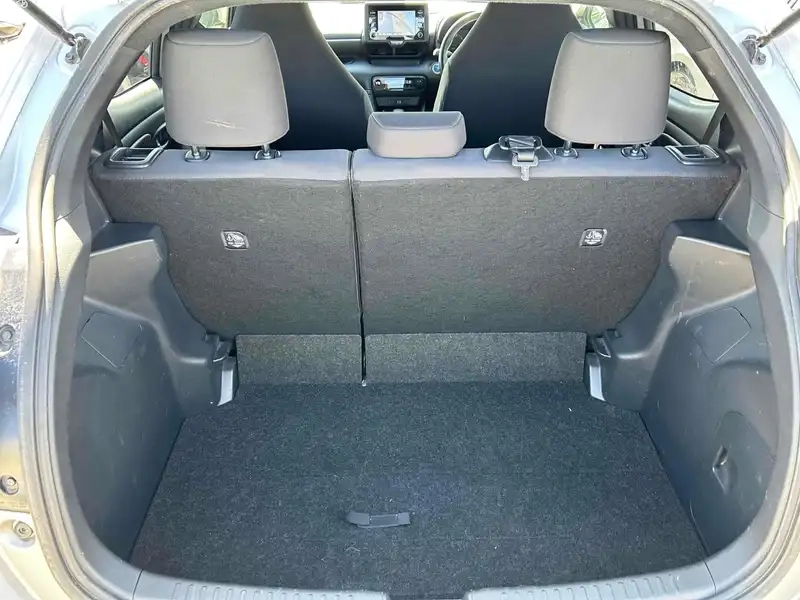 TOYOTA YARIS HYBRID X Thumbnail 26