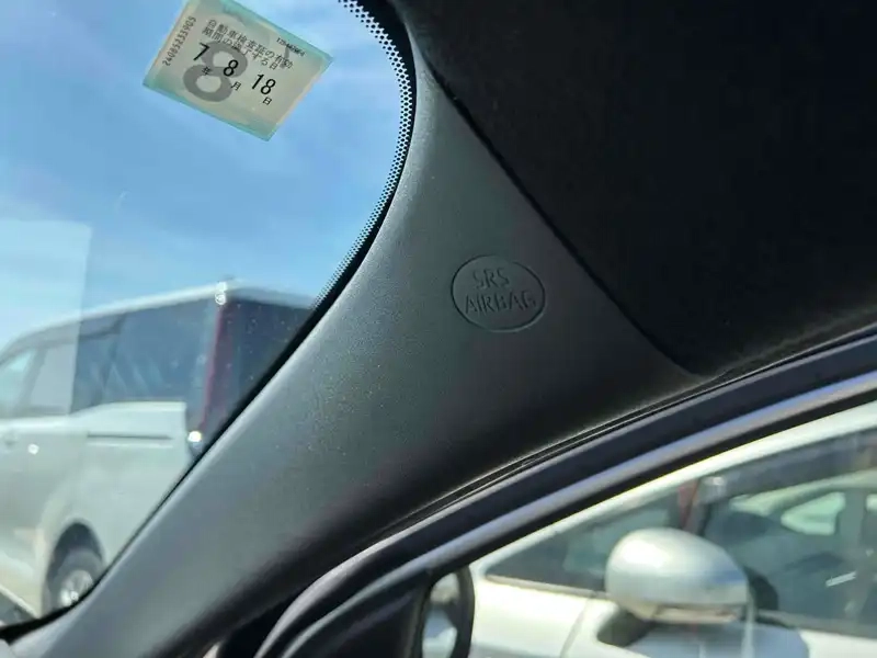 TOYOTA YARIS HYBRID X Thumbnail 29